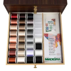 Madeira Garnschatulle Rayon No.40 (120 Spulen A 1000 M/ Teak) -NähKunst Angebote Store 10015766 05 neu