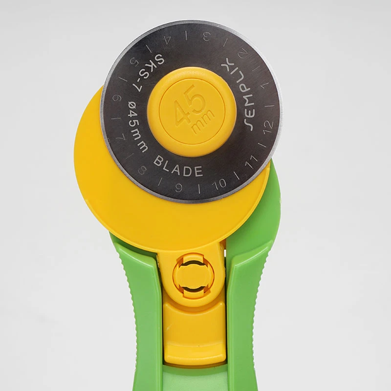 Semplix Rollschneider Maxi Mit 3 Klingen (45 Mm/ Gerade/ Wellen/ Zacken/ Grün) 4 Semplix Rollschneider Maxi Mit 3 Klingen (45 Mm/ Gerade/ Wellen/ Zacken/ Grün) – Bild 4