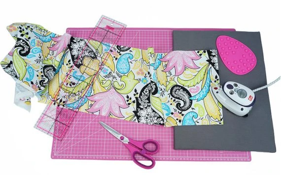 Set Prym Mini Bügeleisen Mit Semplix Silikonablage (grau) 2 Set Prym Mini Bügeleisen Mit Semplix Silikonablage (grau) – Bild 2