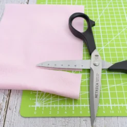 PREMAX Schneiderschere METRICA (22 Cm/ Mit Cm Skalierung Auf Der Klinge) -NähKunst Angebote Store 10026197 061