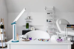 Daylight Twist 2 Go Netz + Akku LED Tageslichtleuchte (weiß/ Blau) -NähKunst Angebote Store 10026445 daylight twist2 go wei blau 6