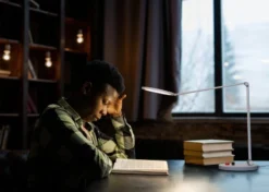 Daylight Tricolor LED Tischlampe / Tischleuchte (weiß) -NähKunst Angebote Store 10026447 tricolor 10