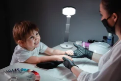 Daylight Foldi Go Netz + Akku LED Tischleuchte Mit Etui (weiß/ Grau) -NähKunst Angebote Store 10026448 foldi wei grau 13