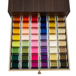 Madeira Sensa Green No.40 Garntruhe Groß (120 Farben/ 1000 M/ Teak) -NähKunst Angebote Store 10026774 04