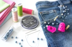 Gütermann Allesnäher + Handnähnadel + Greifer Nähfaden-Set (8 Farben/ 100 M) -NähKunst Angebote Store 10027668 allesnaeher nadelgreifer pink 5