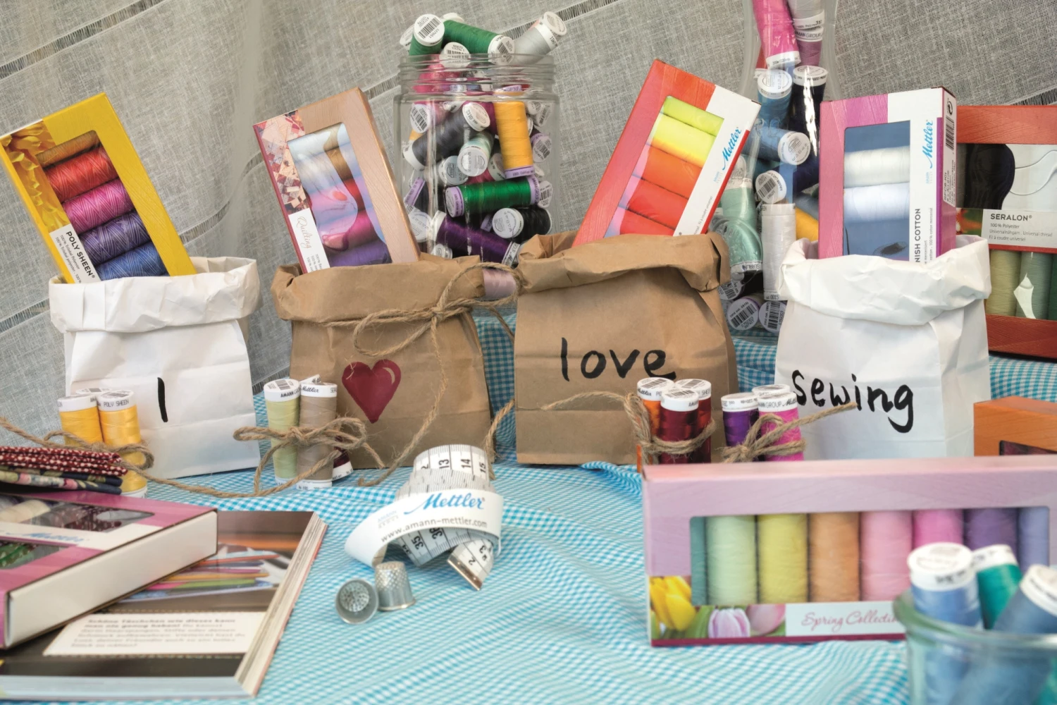 Amann Mettler POLY SHEEN 4GRANITE-KIT No.40 800 M 2 Amann Mettler POLY SHEEN 4GRANITE-KIT No.40 800 M – Bild 2