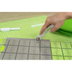 Semplix Schneidematten-Set A4 Hellgrün/grün Lineal/ Rollschneider 20 Mm