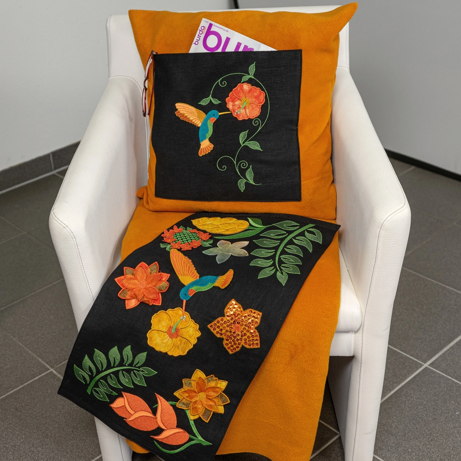 Isacord Stickgarn-Box "Südsee Feeling" (9 Farben/ 1000 M) 2 Isacord Stickgarn-Box "Südsee Feeling" (9 Farben/ 1000 M) – Bild 2