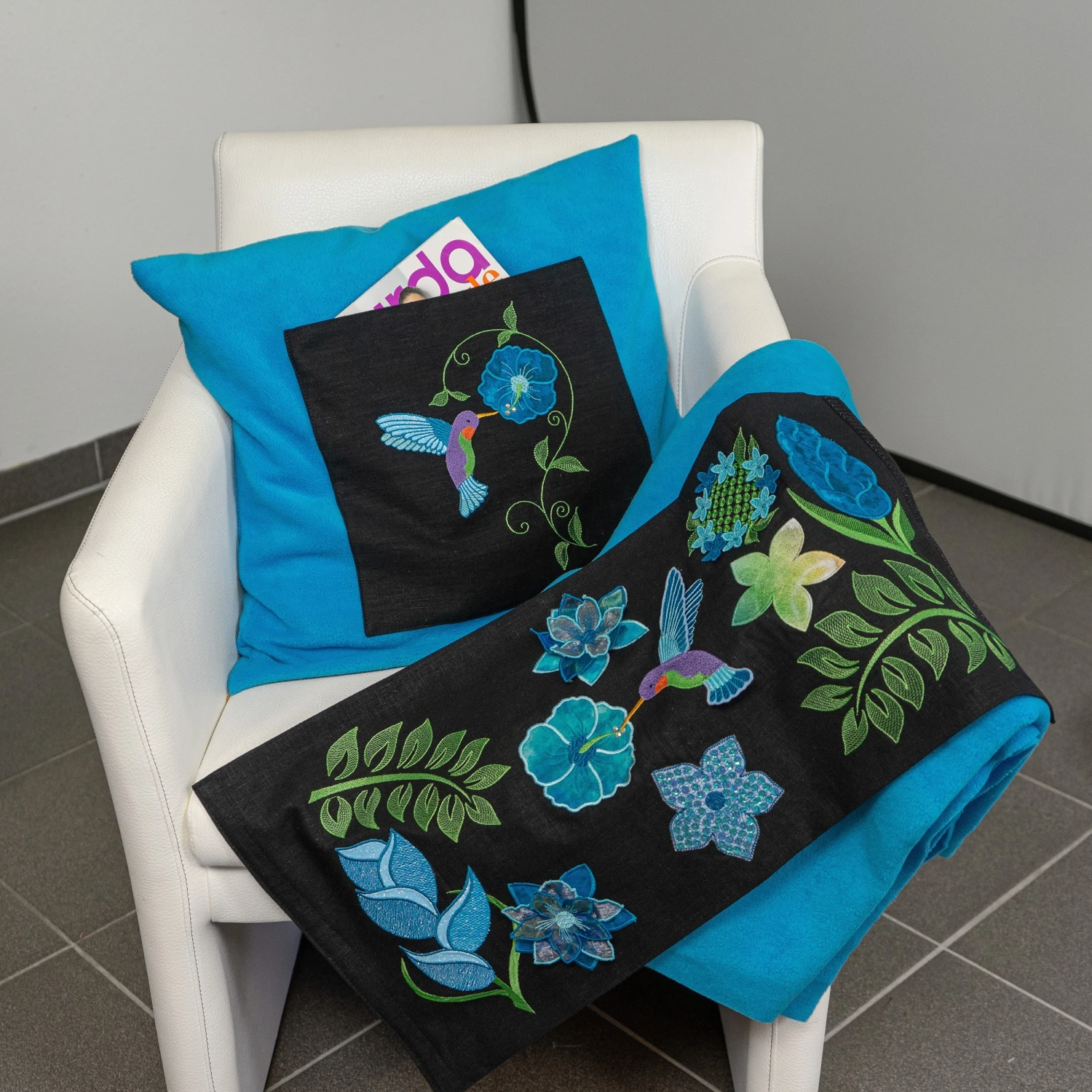 Isacord Stickgarn-Box "Südsee Feeling" (9 Farben/ 1000 M) 5 Isacord Stickgarn-Box "Südsee Feeling" (9 Farben/ 1000 M) – Bild 5